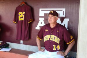 Gophers baseball opens season by winning in a rout