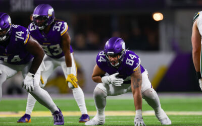 Vikings extend contract of TE Josh Oliver