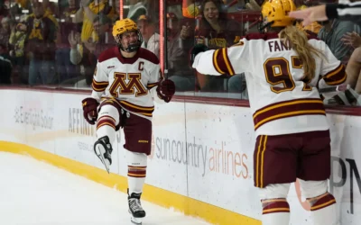 #3 Gopher women’s hockey rolls past Boston College 7-1 in season opener