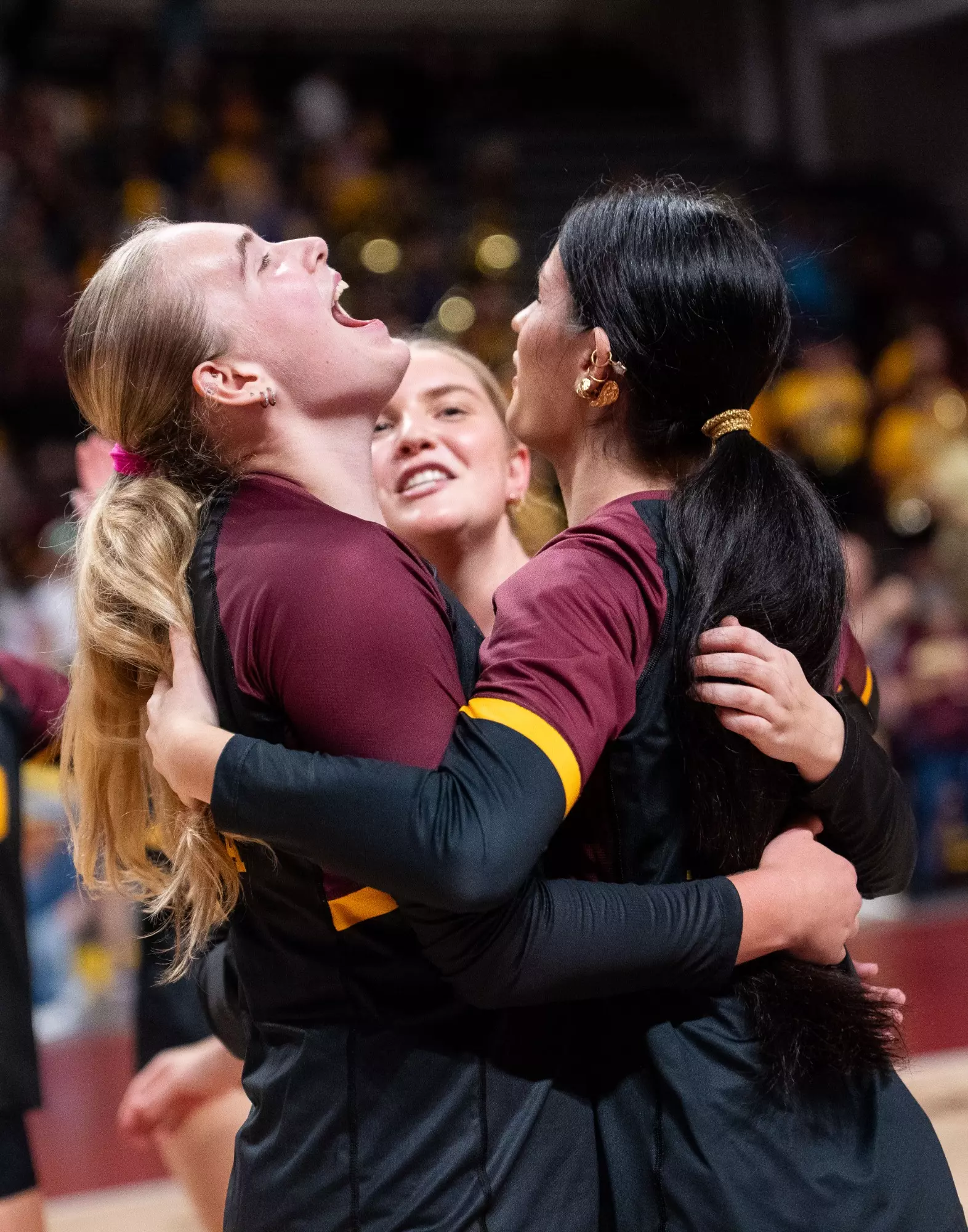 #13 Gopher volleyball blasts Miami (FL) on Friday #13 Gopher volleyball blasts Miami (FL) on Friday