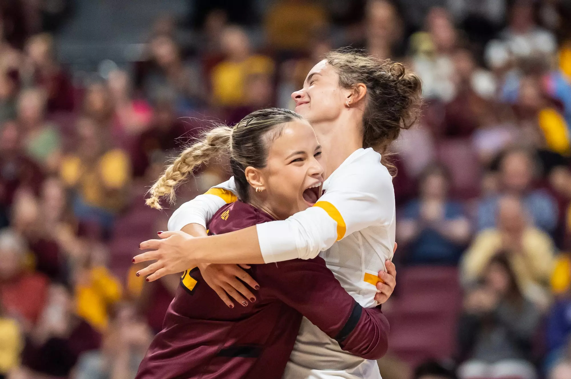 #13 Gophers roll Toms – Minnesota News Network #13 Gophers roll Toms – Minnesota News Network