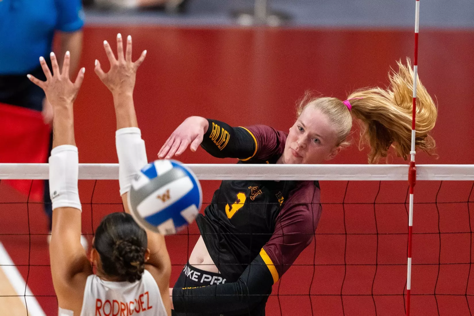 #21 Gopher volleyball sweeps Ohio State on Sunday #21 Gopher volleyball sweeps Ohio State on Sunday