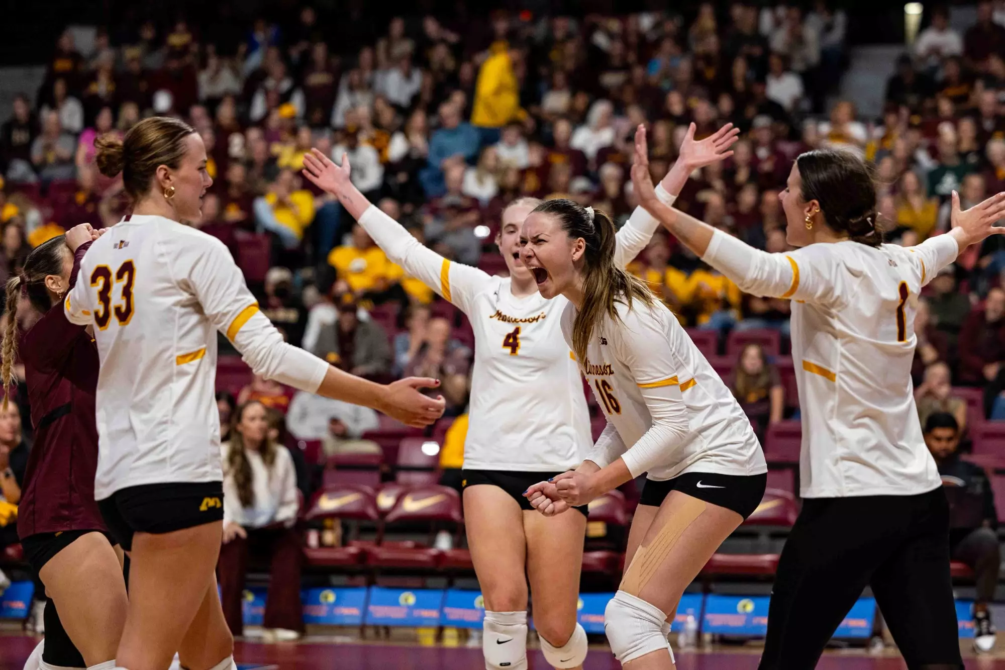 #20 Gopher volleyball sweeps #21 Washington on Sunday #20 Gopher volleyball sweeps #21 Washington on Sunday
